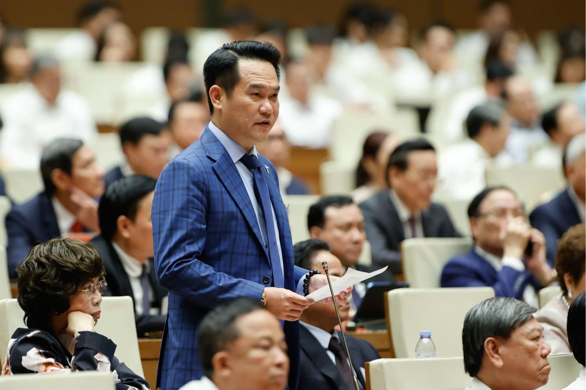 trien-khai-ngh i-quyet-66-va- 68-hoan-thien- phap-luat-thuc -day-kinh-te-t u-nhan-phat-tr ien-ben-vung-4 .jpg